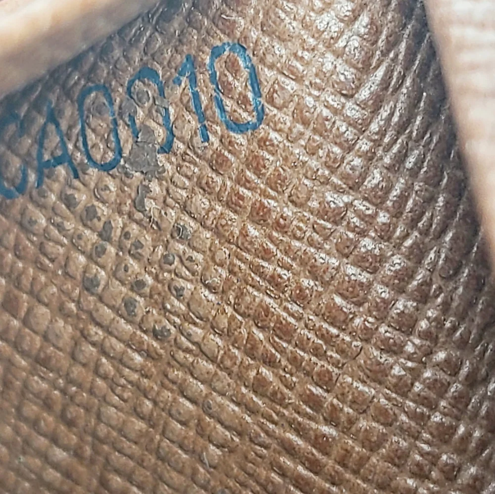 Louis Vuitton Monogram Bifold Wallet_6